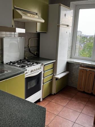 Продам 2 кімнатну квартиру на перемоги - фото 1