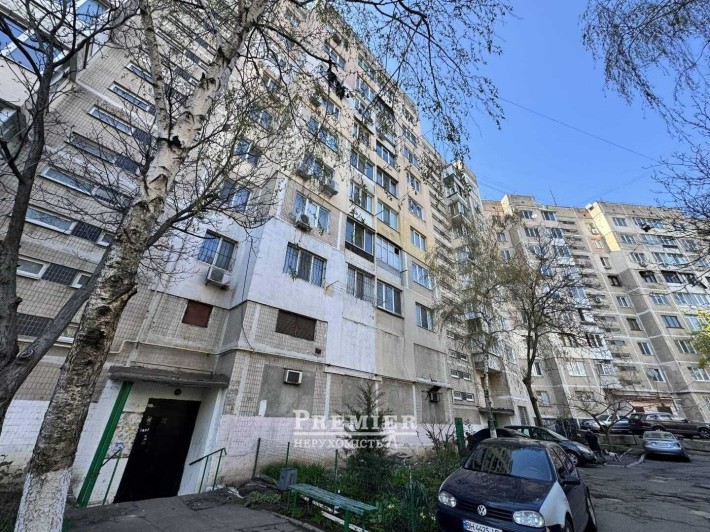 Продам 2-х ком квартиру в кирпичном доме. Жилое состояние. - фото 1