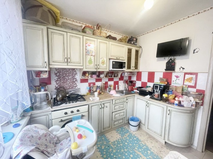 Продам великогабаритну двокімнатну квартиру на Намиві! - фото 1
