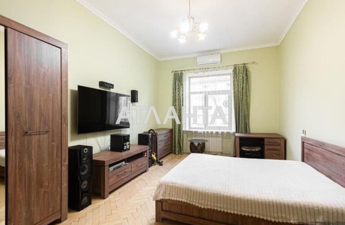 Продаж 2-кімнатної квартири з ремонтом в ближньому центрі - фото 1