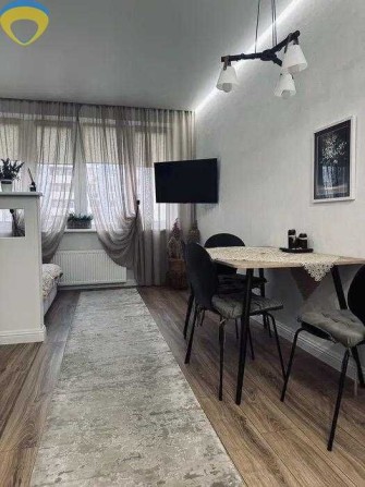 ПРОДАМ 1-кімнатну квартиру з дизайнерським ремонтом  вул.Варненська - фото 1