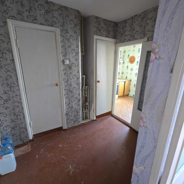 Продам простору  3-х кв. з  квадратним холом (68 кв.м) мкр. Північний - фото 1