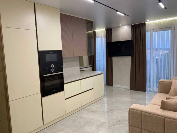 Продаж 2кім квартири з дизайнерським ремонтом вул.Пасічна - фото 1