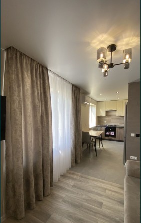 Продам  2 кімнатну квартиру з сучасним ремонтом - фото 1