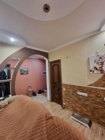 Продам 1 квартиру 46 кв.м Высоцкого с ремонтом! Кирпичный дом - фото 1
