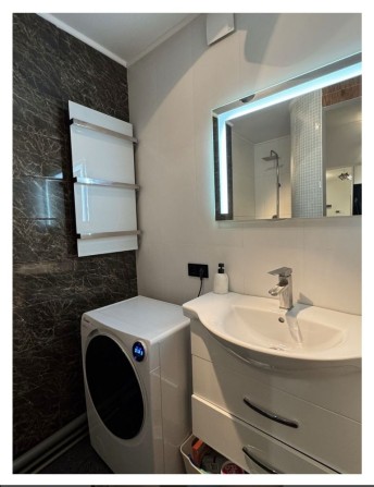 Продам 2-х кімнатну квартиру - фото 1