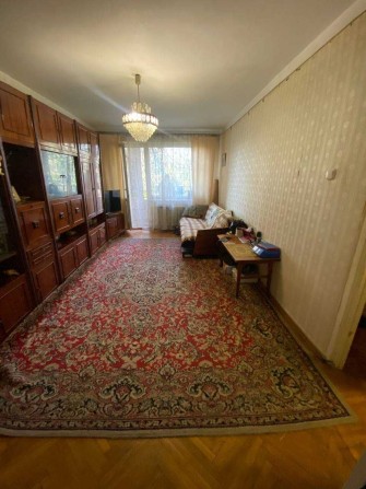 В терміновому продажі 2х кімнатна квартира на проспекті Небесної Сотні - фото 1