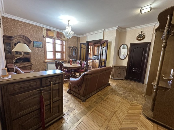 Продам 3х к. кв. сталинку, с гаражом, ул. Декабристов, городок Сказка - фото 1