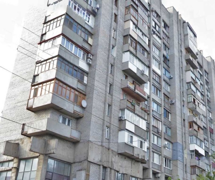 Продается 2-х к. квартира на Бульваре Центральном под ремонт, 52 кв.м - фото 1