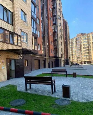 1 к. квартира на Сахарова в ЖК Чайка. Красный кирпич. Дом сдан - фото 1