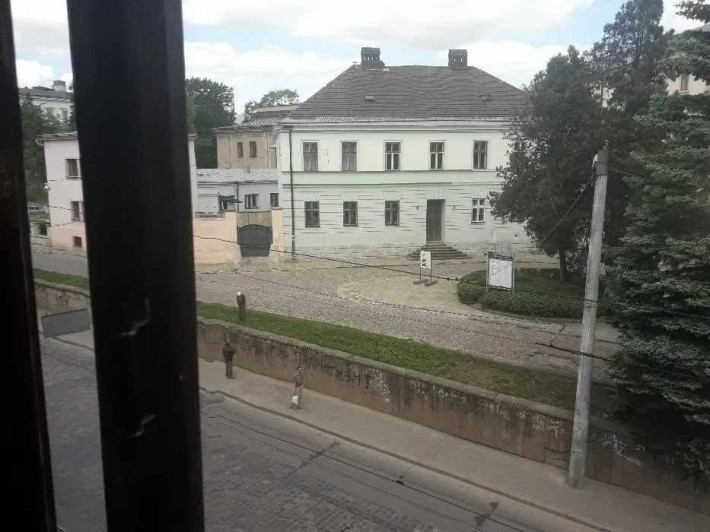 Продаж двокімнатної квартири вул. С. Бандери, 75/42/33 - фото 1