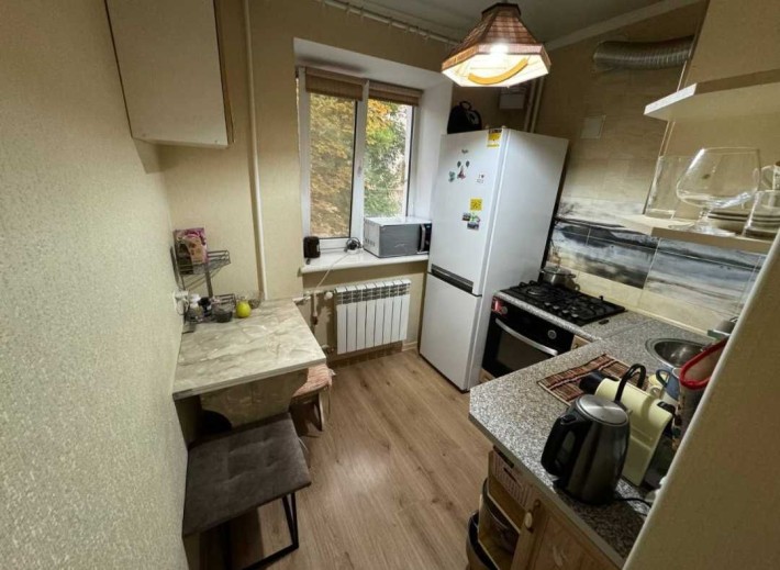 Продаю 3к с капит. ремонтом Лески(ул.Курортная) - фото 1