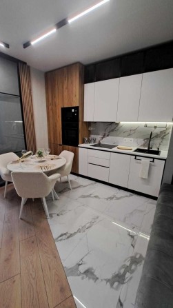 Продам квартиру с ремонтом прямо на берегу моря (3-111-746 ГК) - фото 1