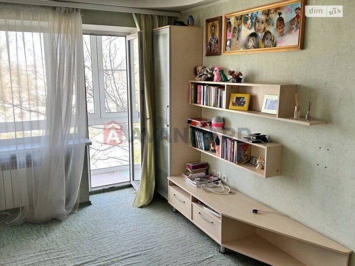 2-х квартира, центр Космосу, меблі техніка залишаються - фото 1