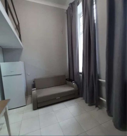 Продам 1-но комн.квартиру-студию в районе ст.м.Малышева. - фото 1