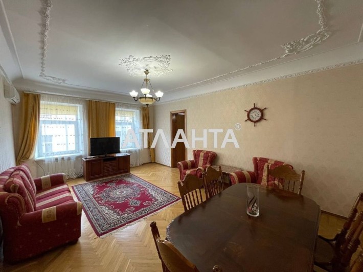 Исторический центр.3 комнатная. Капитальный ремонт. АГВ. - фото 1