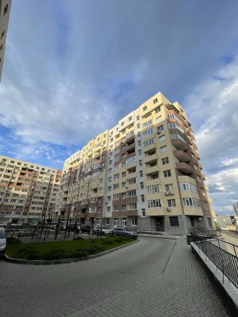 Трьохкімнатна квартира Львів, вул. Угорська 14, ЖК Мальви - фото 1