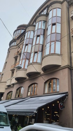 Продаж 2-х к.кв-ри новобудова з парковкою Центрі  площа Ринок меблями - фото 1
