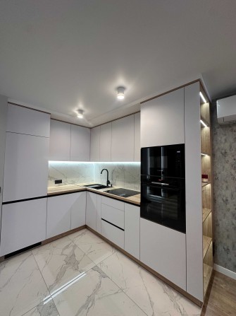 Продаж  1 кімнатної квартири + кухня студіо з дизайнерським ремонтом - фото 1