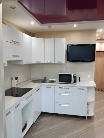 Центр! Продам 1 комн. квартиру с ремонтом, мебелью и техникой РА - фото 1