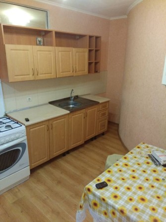 Продам на Слабодке двухкомнатную квартиру - фото 1