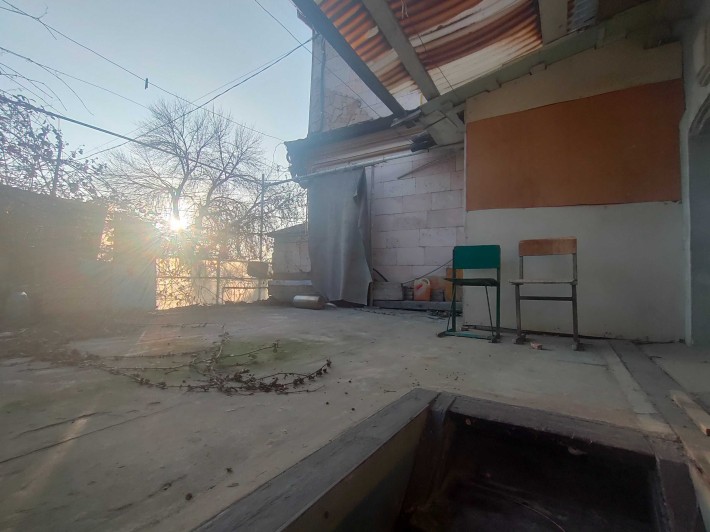 Продам 3 к. квартиру в центрі - фото 1