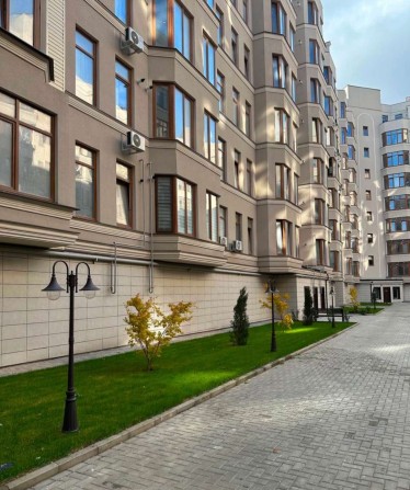 Трикімнатна квартира біля моря в Київському районі в ЖК Авіньон - фото 1