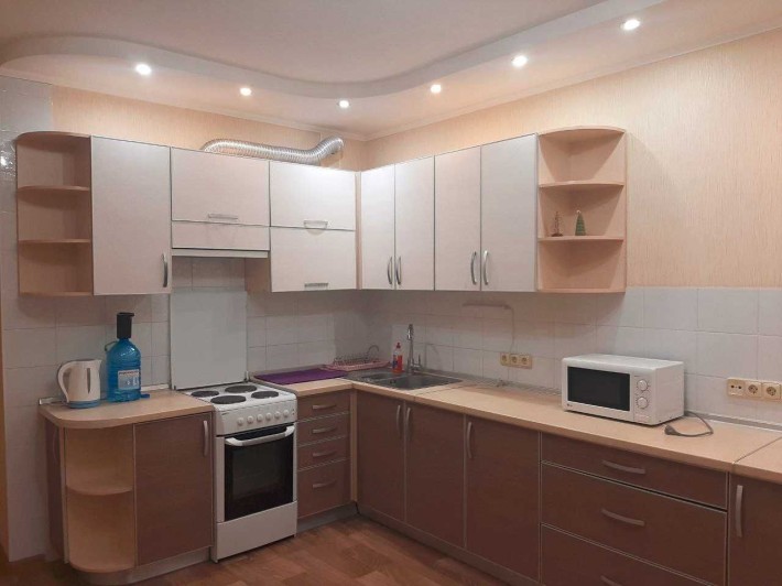 Продаж ЖК МОЛОДІЖНИЙ метро Олексіївська 1 к.кв. з капітальним ремонтом - фото 1