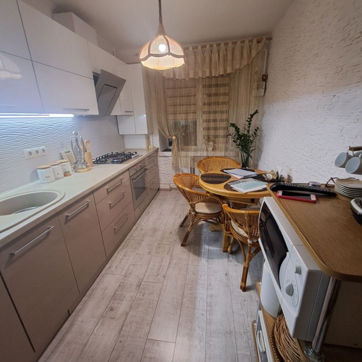 Продаю 3 комнатную квартиру с Евроремонтом, Кораб.район!н - фото 1