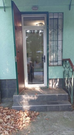 Продается 2х ком. квартира в старом центре города. - фото 1