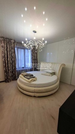 Продам 4 к.кв - 130 м2, Центр, Новострой, ул Свободы 36А - фото 1