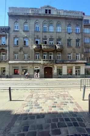 Продаж квартири у центрі Львова вул. Дорошенка (початок). - фото 1
