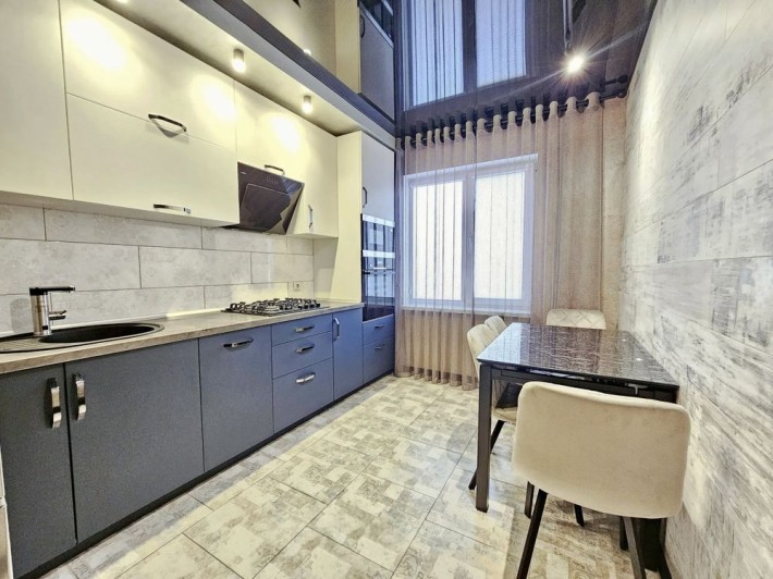 ПРОДАМ 3 кім квартира в КАП ремонті в ЦЕНТРІ МІСТА - фото 1