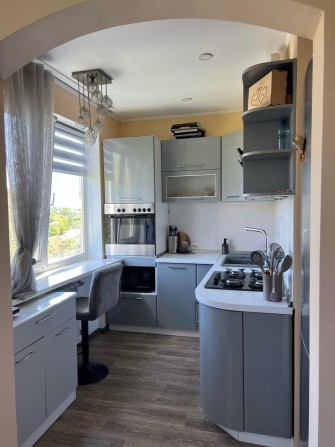 Продам 3-х кімнатну квартиру - фото 1