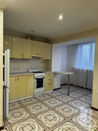 Продам велику 3 квартиру -студію. - фото 1
