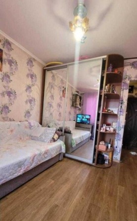 Продам 1к. гостинку со своими службами м.Индустриальная - фото 1