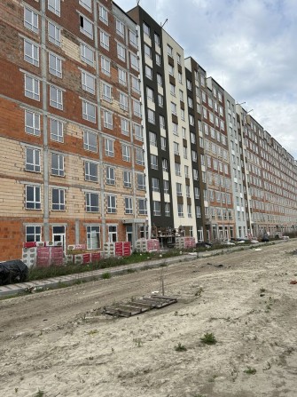 жк Скандія,1к квартира 32м2,поверх 4/10,можна заходити на ремонт. - фото 1