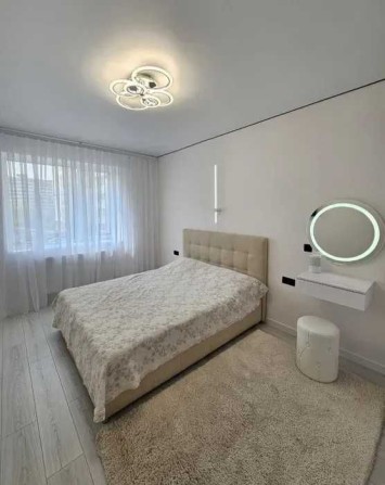 Продаж 2 кімнатна квартира з якісним ремонтом та меблями - фото 1