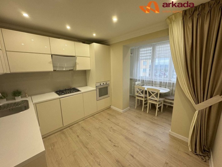 Продаж Дворівнева квартира з ремонтом в обжитій новобудові, Програми - фото 1