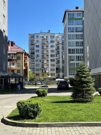 Трикімнатна квартира з частковим ремонтом  в зданому будинку - фото 1