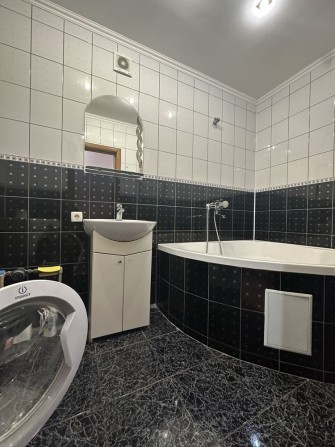 Продається 1 к квартира в центрі - фото 1