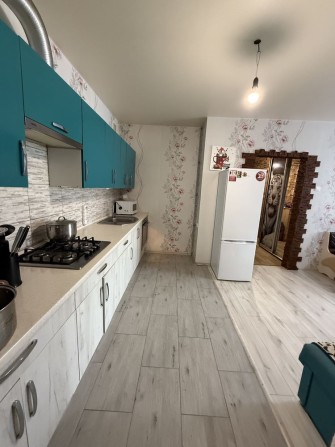 2к квартира з ремонтом! Кухня 26,3 м2. оформлення 2%! Без Комісії ! - фото 1