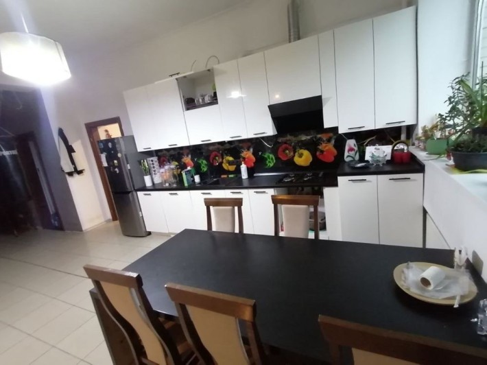 Продам большую квартиру в Буче - фото 1