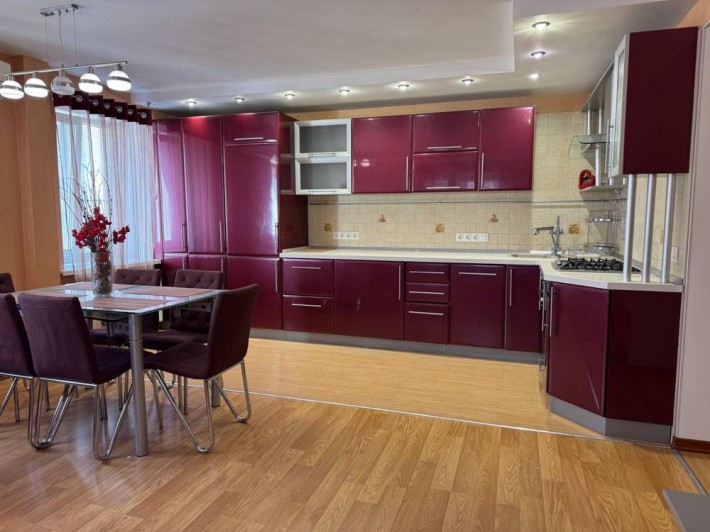 Продаж 3 к квартири в центрі на Антонова 8а - фото 1