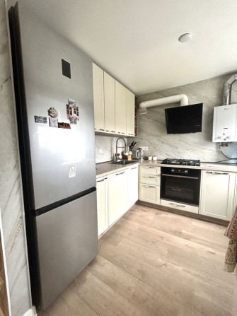 Продаж 3х кімнатної квартири з ремонтом! - фото 1