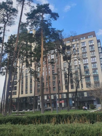 Простора 1к квартира з балконом в центрі міста Ірпінь! - фото 1