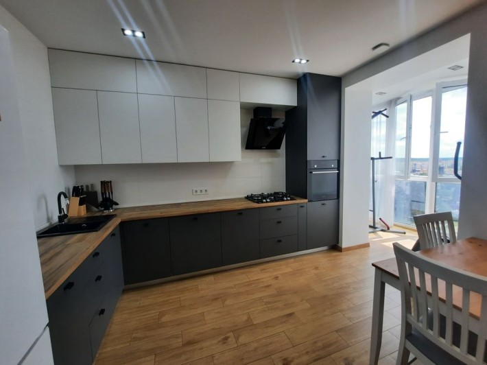 Продам видову 2к квартиру в центрі міста. ЖК Контраст Нові Метри - фото 1