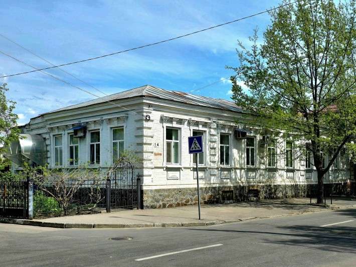 Продаж 3к квартири в самому центрі з земельною ділянкою - фото 1