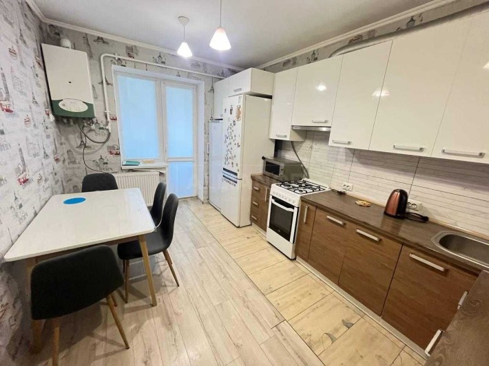 Компактна 2 км квартира з відкритим балконом в новобудові - фото 1