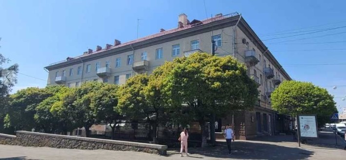 Пр, Волі,центральний вхід в парк,двокімнатна "Сталінка". - фото 1